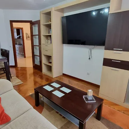Apartmán Apartment-sleeps6-parking-terrace